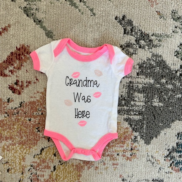 5/$15 Grandma Was Here Graphic Baby Girl Onesie Bodysuit 0-3 Months by Swiggles - Picture 2 of 5